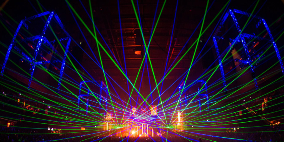 Лазерное шоу в Челябинске