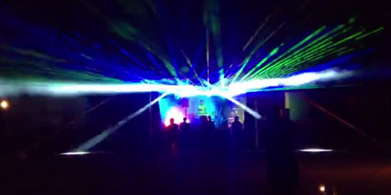 Работа лазеров на дискотеке